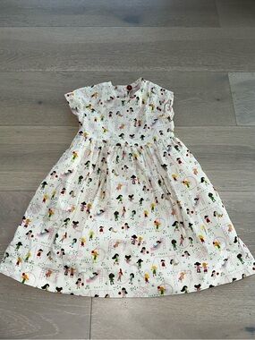 Smiling Button playground dress in excellent condition sz 5